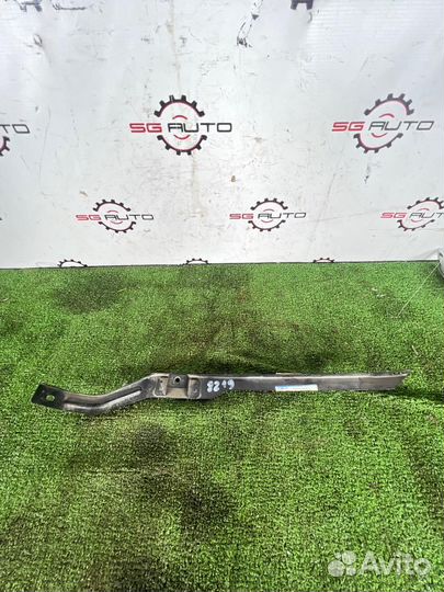 Крепление бампера Mazda 323F