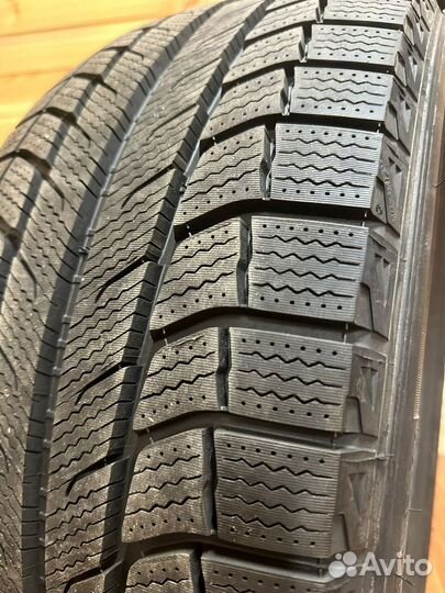 Michelin Latitude X-Ice 2 275/45 R20 110T