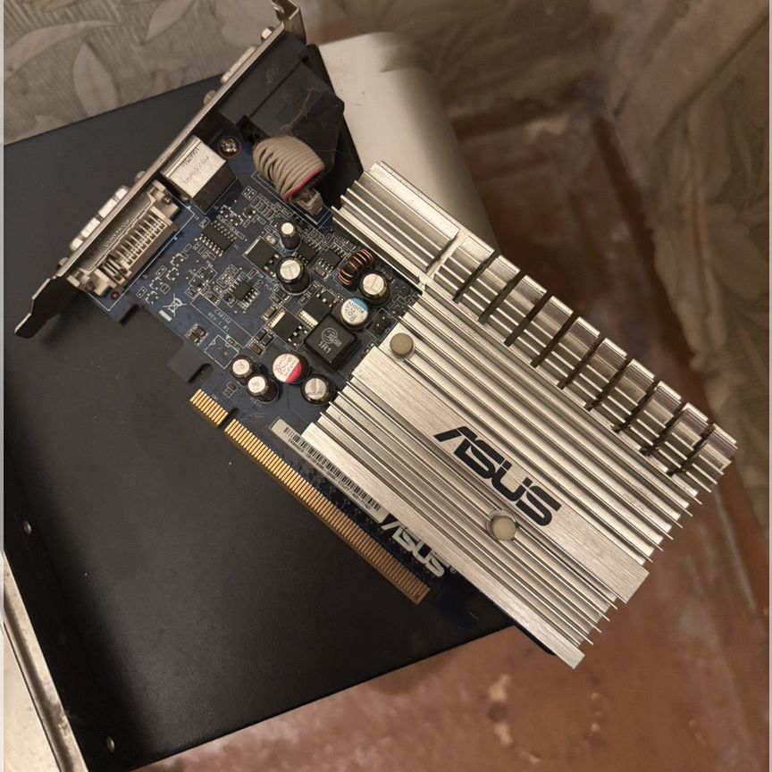 Palit Nvidia Gf8400gs 512mb Ddr3 32b Geforce 210 Gf 8400gs 512mb