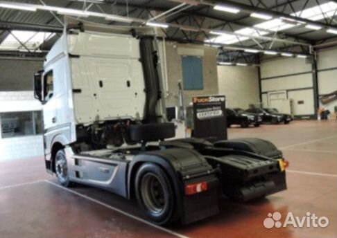 Pазбираем грузовик Mercedes-Benz Actros mpiv с 201