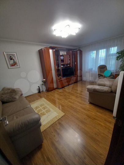 2-к. квартира, 61 м², 1/9 эт.
