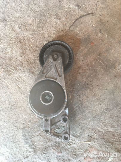 Ролик-натяжитель Шкода Октавиа а-4 тур