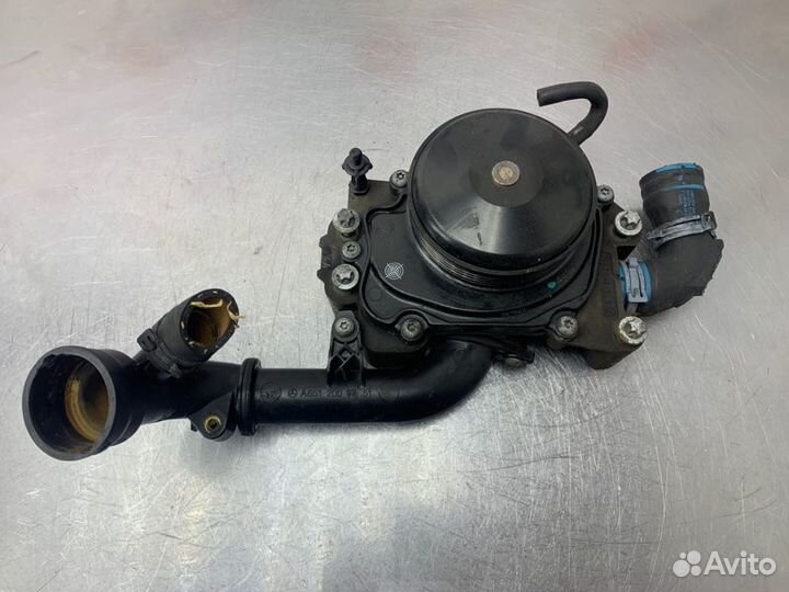 Помпа Mercedes E-Class W212 OM651 2.2 CDI 2012