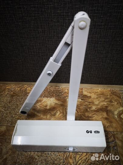 Доводчик двери GU