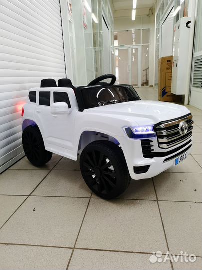 Детский электромобиль toyota