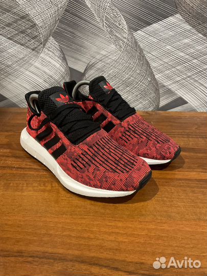Кроссовки Adidas swift run размер 41