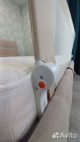 Бортик от падения для кровати