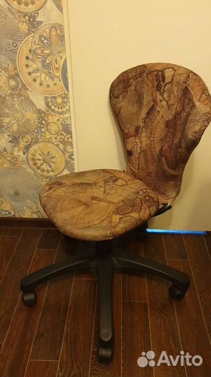 Стул офисный маленький