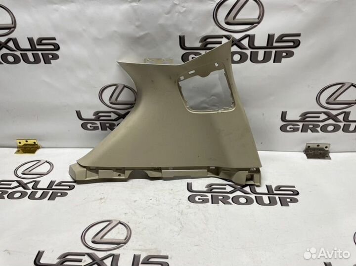 Обшивка багажника прав. зад. Toyota Land Cruiser P