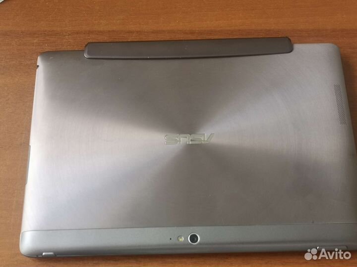 Планшет Asus eee pad tf700 с докстанцией