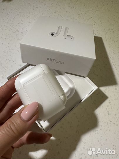 Беспроводные наушники apple airpods новые