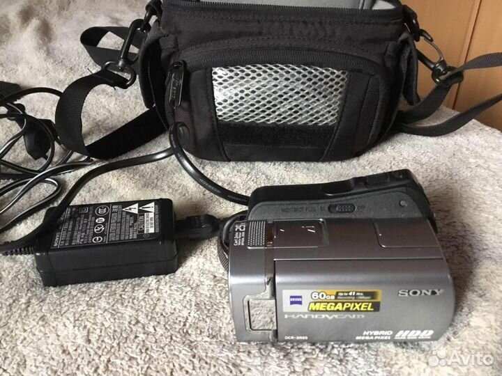Видеокамера Sony DCR-SR85E