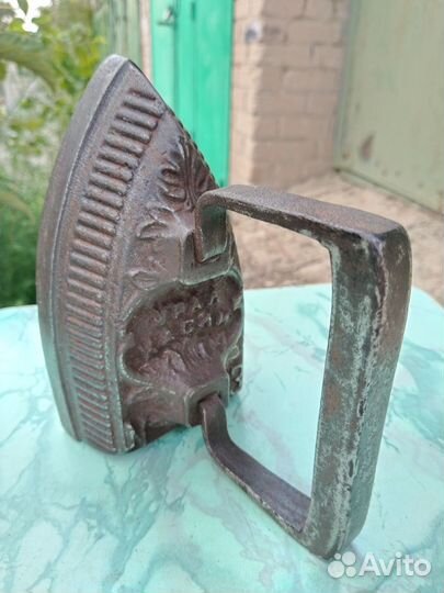 Утюг старинный
