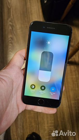 iPhone 8, 64 ГБ