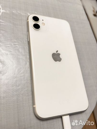 iPhone 11, 64 ГБ