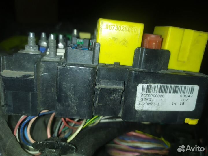 Peugeot 301 блок предохранитель