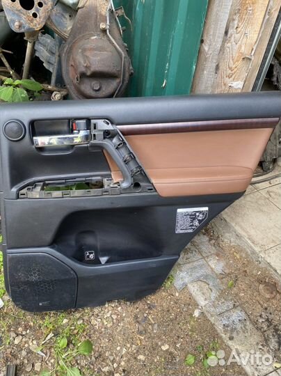 Обшивка двери задняя Land Cruiser 200 Brownstone