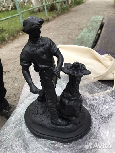 Статуэтка чугунная 