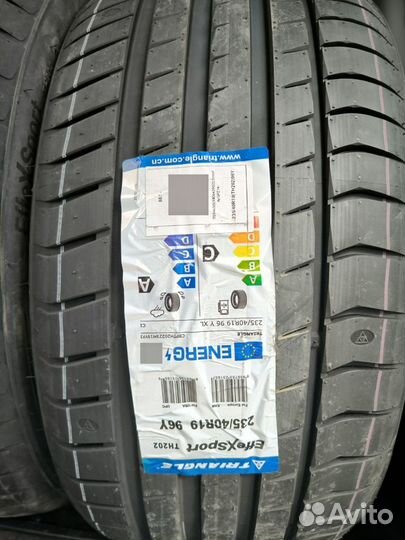 Triangle EffeXSport TH202 235/40 R19 96Y