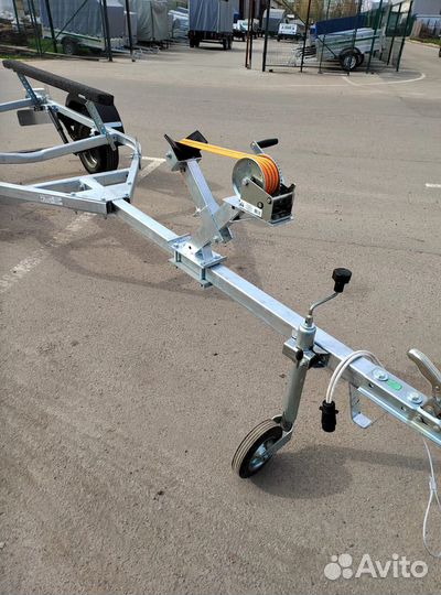 Лодочный прицеп 4.6м на 1.75м