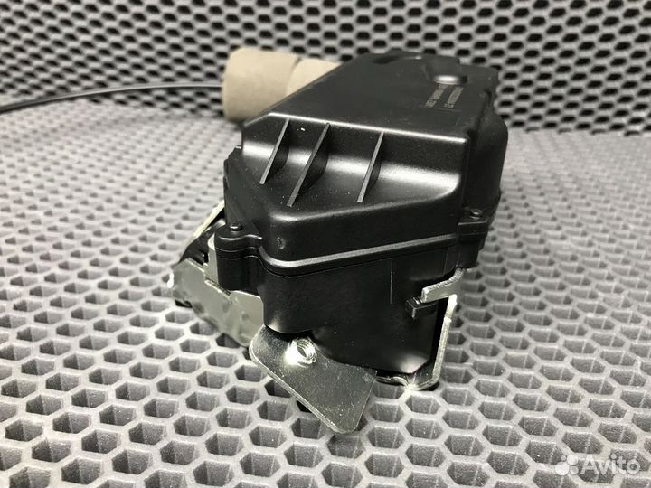 Замок багажника mercedes W164 ML X164 GL W251 R