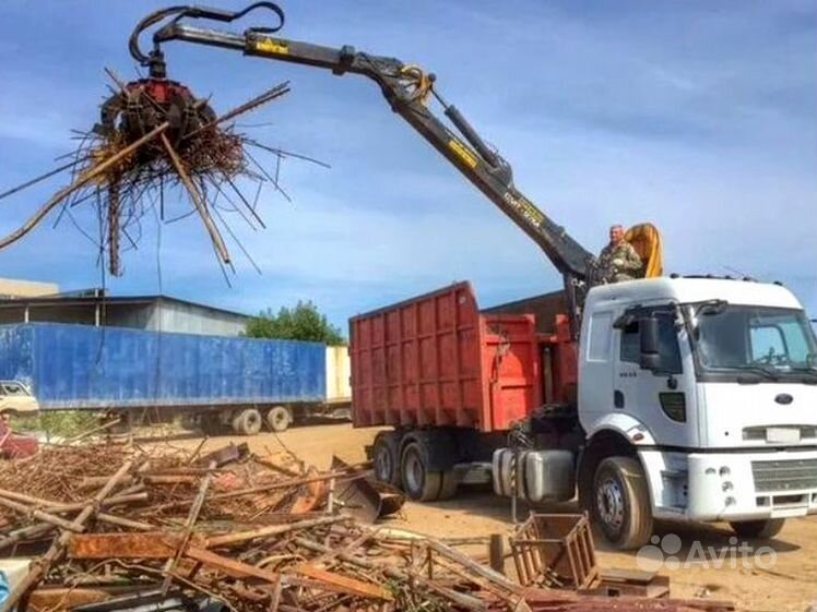Вывоз металлолома. Фура с металлом. Вывозим металлолом. Металлолом. Погрузка металлолома.