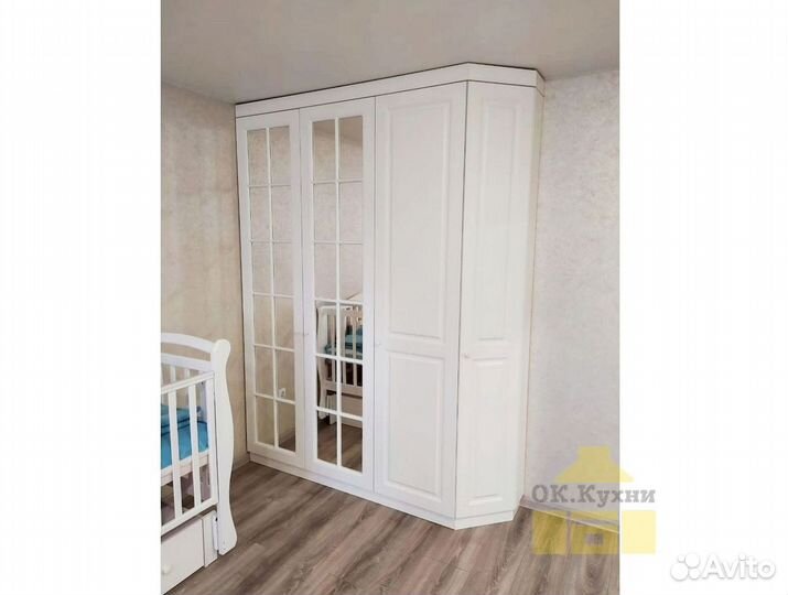 Угловой шкаф