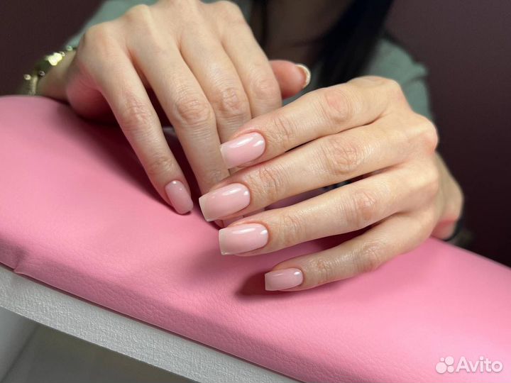Модель на маникюр