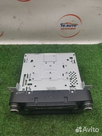 Магнитола Kia Ceed хетчбэк 1.4 G4FA 2014