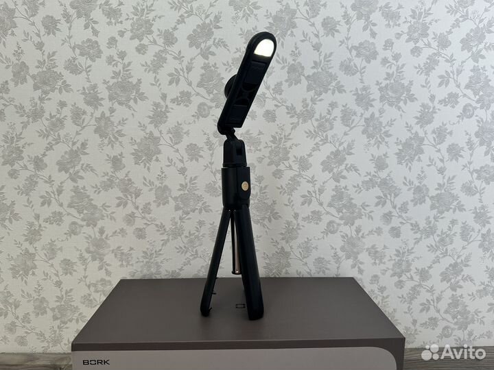 Селфи-палка штатив+led-лампа новая