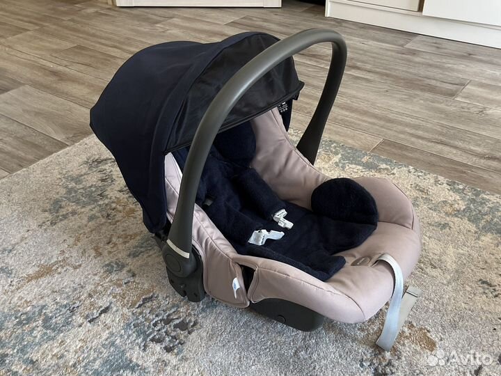 Автолюлька (переноска) 0+ (до 13 кг) Inglesina