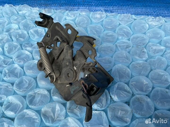 Замок капота Ford Fiesta MK6 WT 99J 1.6L TI-VCT