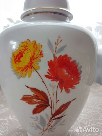 Ваза с крышкой - 30 см