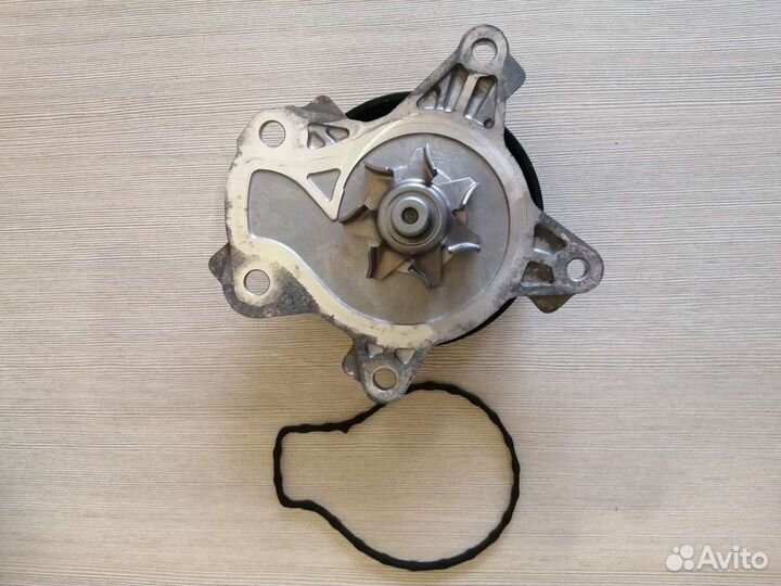 Помпа водяная Toyota RAV4 (3zr-fae) Aisin WPT-140