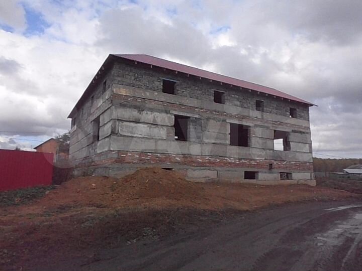 Коттедж 360 м² на участке 12 сот.