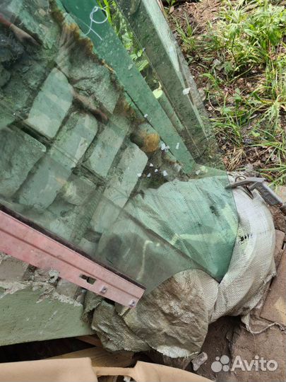 Стекло двери переднее правое Opel Astra H 2009