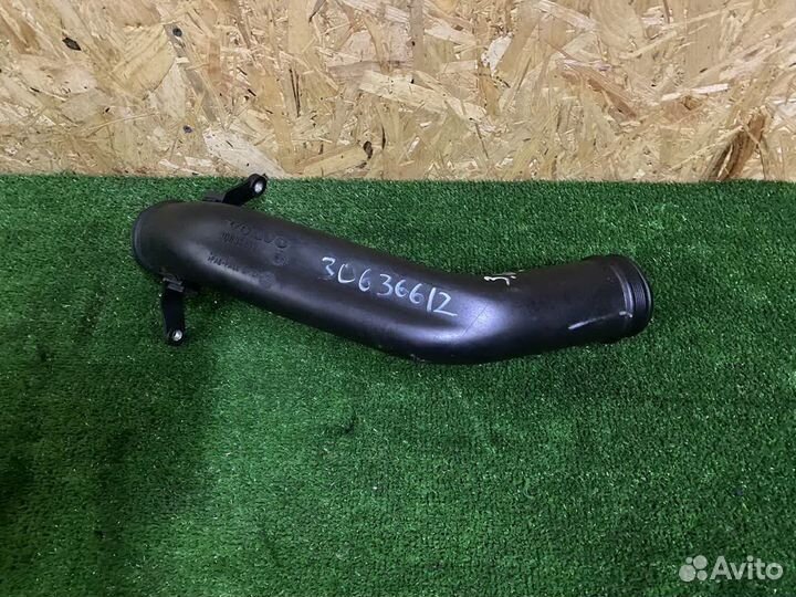 Патрубок интеркулера Volvo XC60 S80 3.0T