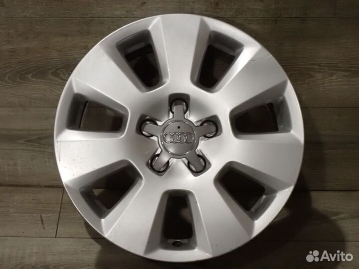 Комплект оригинальных R16 дисков Audi A6