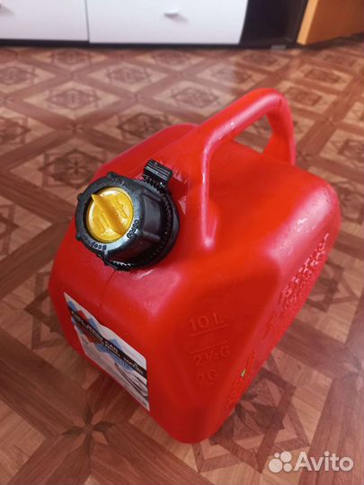 Канистра пластиковая 10 литров для бензина