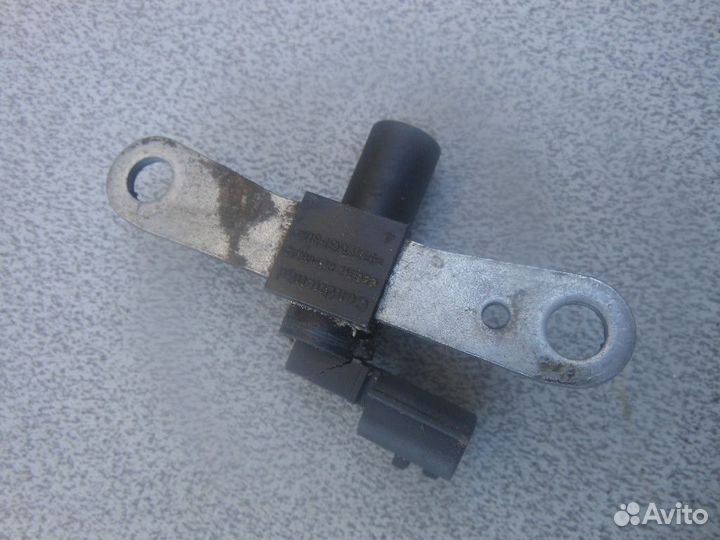 Датчик положения коленвала Renault Logan 2005-2014