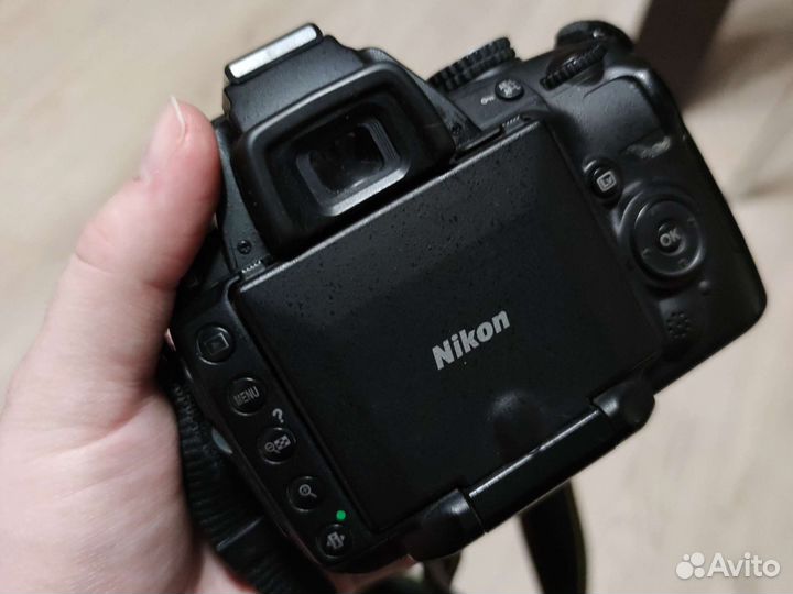 Nikon D5000 body