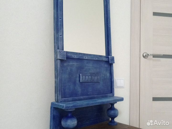 Старинное зеркало с тумбой. Массив дерева