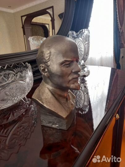 Бюст ленина