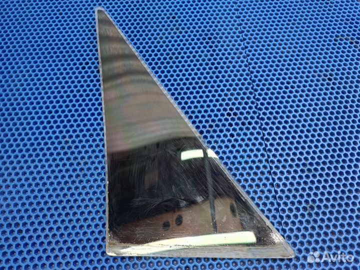 Форточка двери задняя правая Toyota carina T170