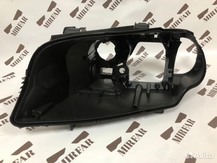 Левый корпус фары BMW 3 series E90 2008-2011