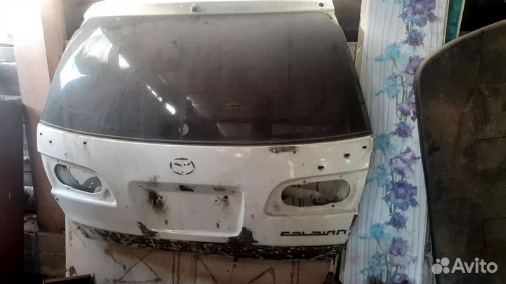 Дверь багажника