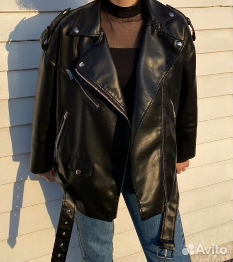 Черная кожаная куртка косуха