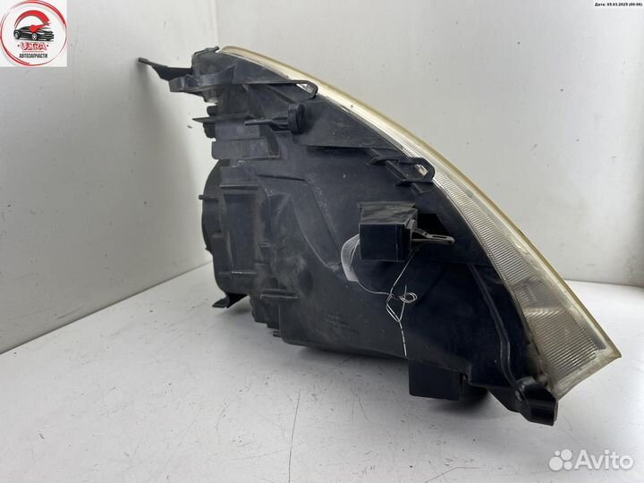 Фара левая б/у Honda Stream