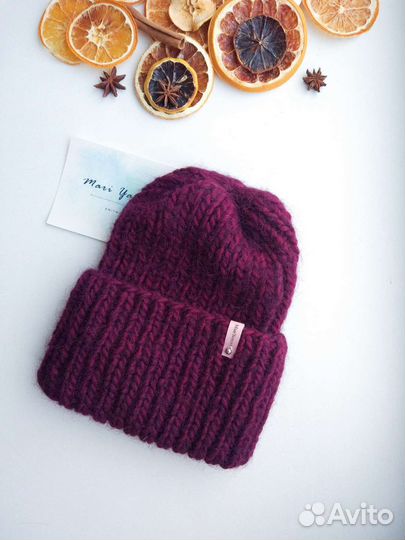 Женская зимняя шапка из нежной шерсти