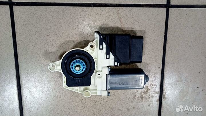 Мотор стеклоподъемника задн прав двери Октавия A5